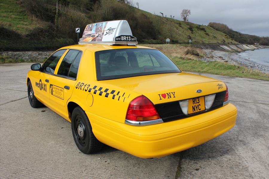 2003 Ford Crown Victoria Image 18