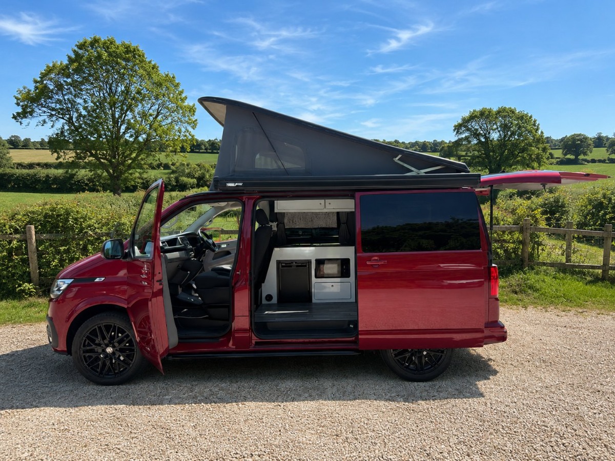 2022 Volkswagen Transporter Image 2