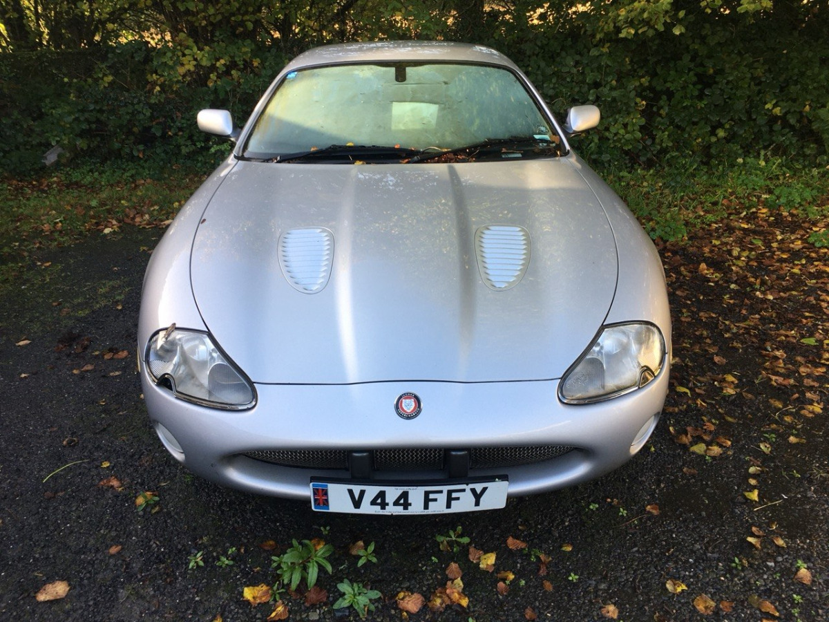 1999 Jaguar XKR Image 1