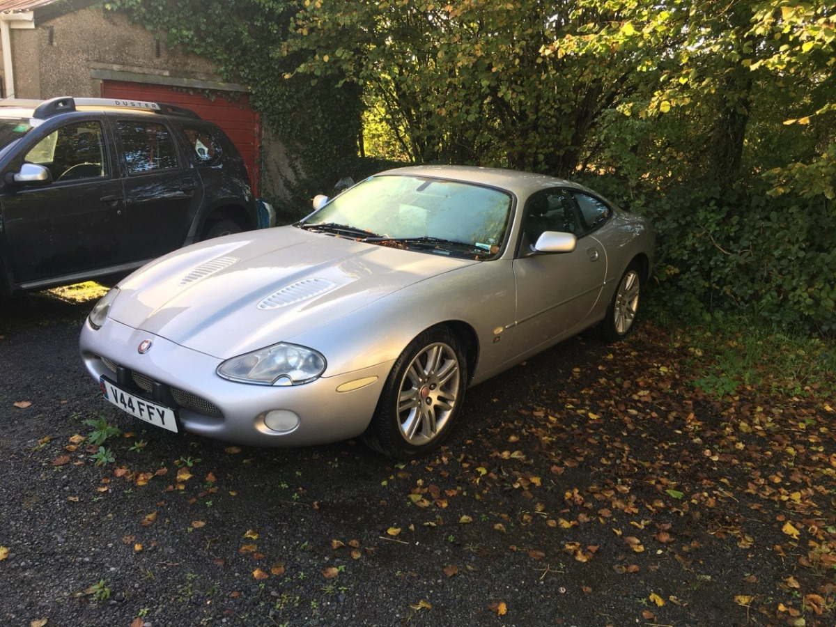 1999 Jaguar XKR Image 2