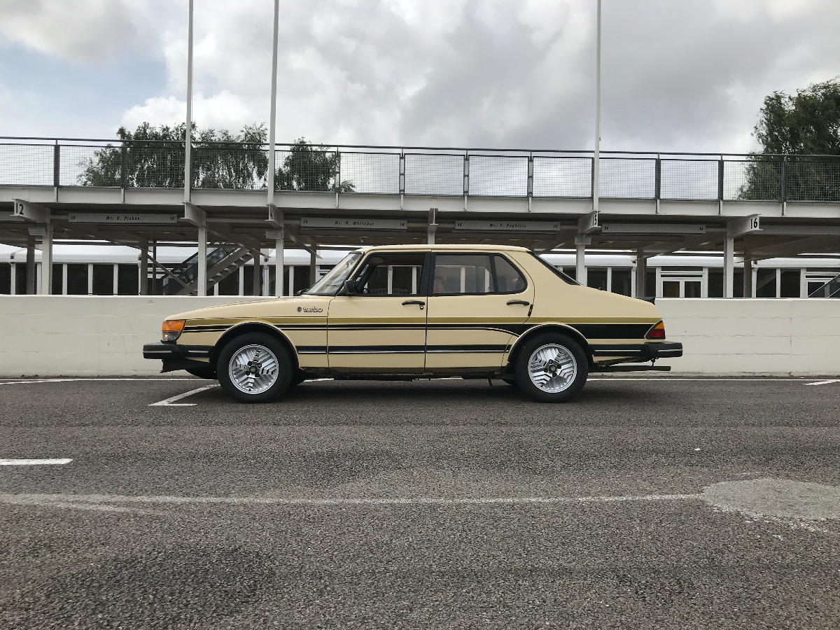 1984 Saab 900 Image 5