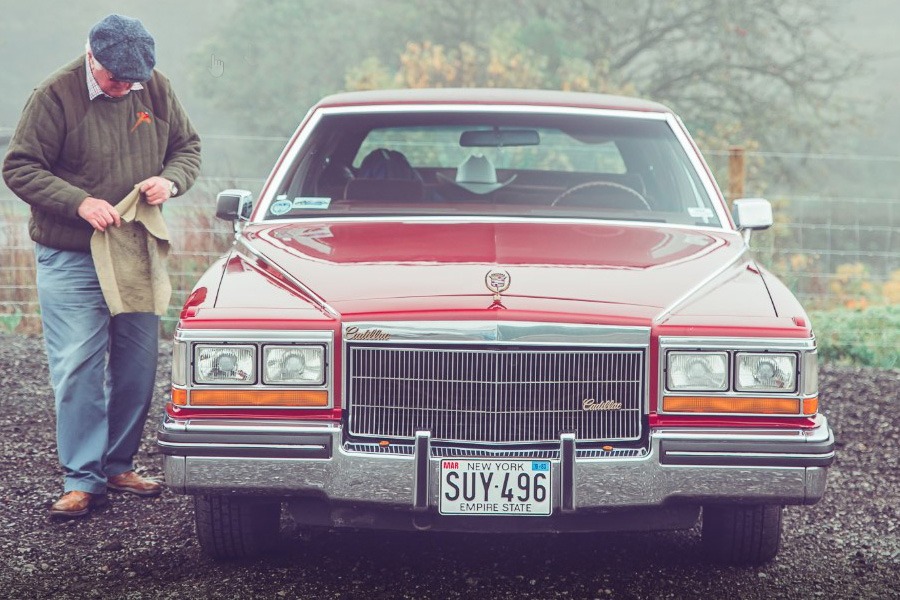 1983 Cadillac Fleetwood Image 2