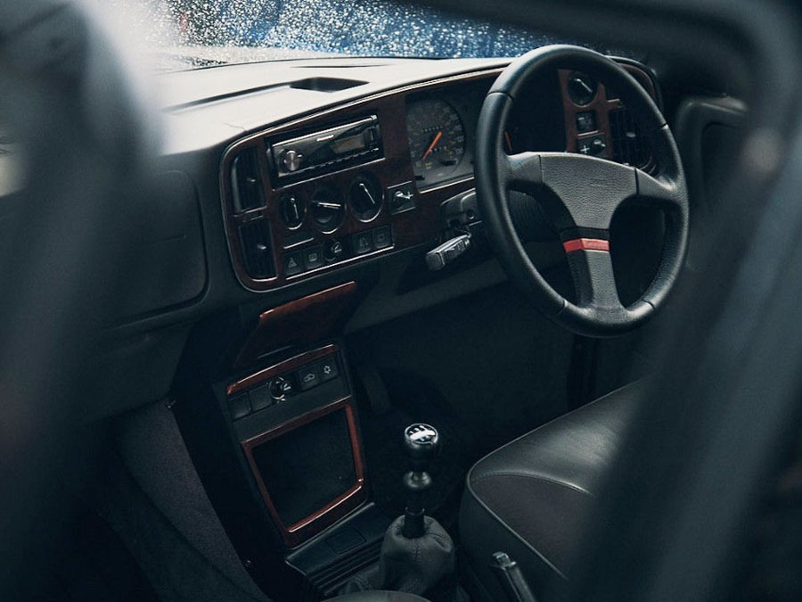 1992 Saab 900 Image 3