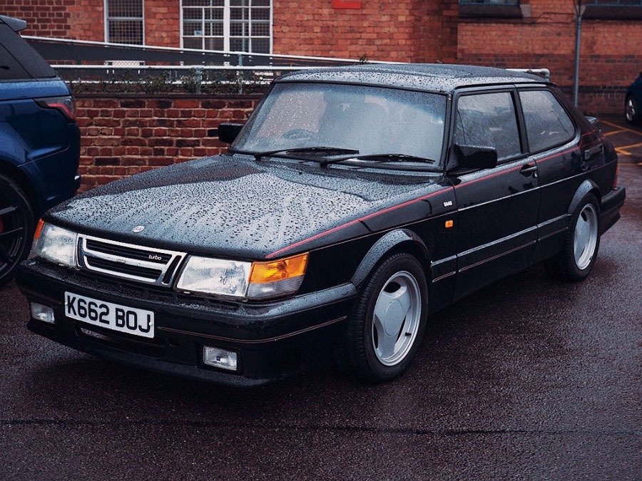 1992 Saab 900 Image 1