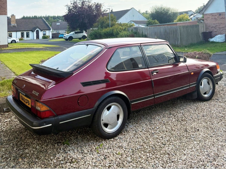 1992 Saab 900 Image 1