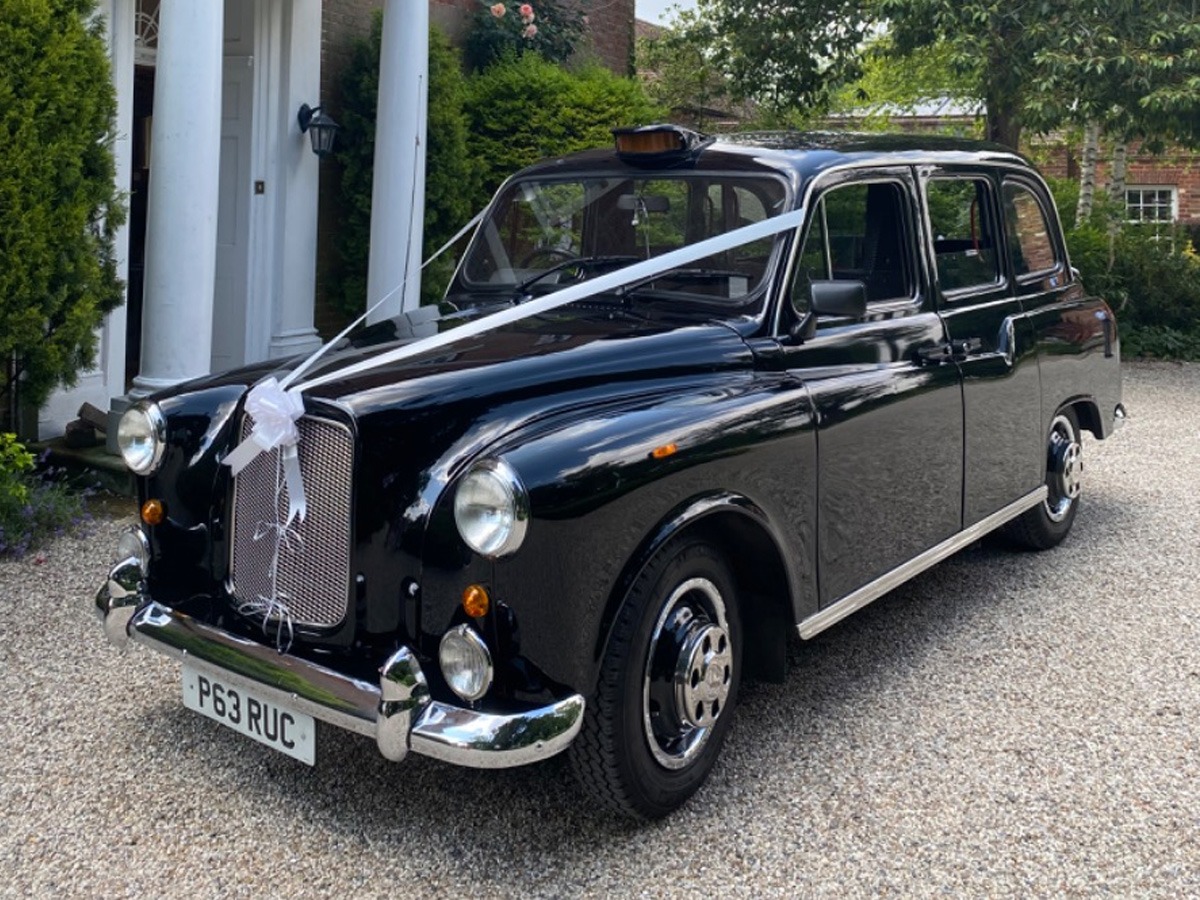 1996 Carbodies Taxi Image 1