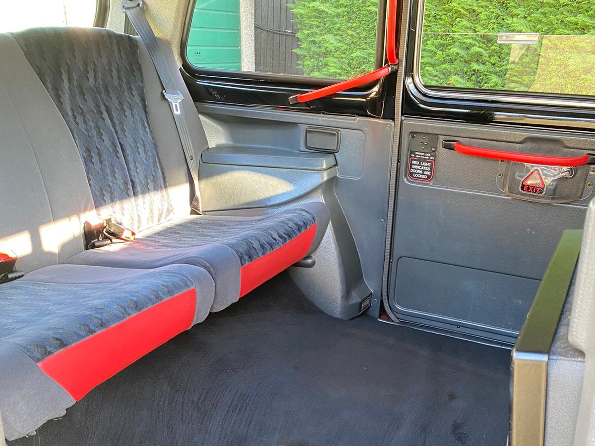 1996 Carbodies Taxi Image 4