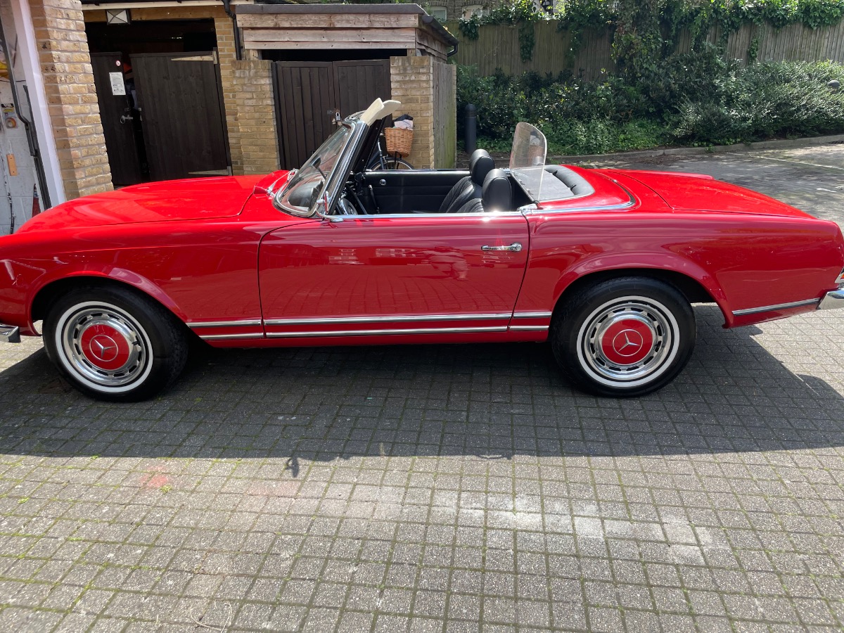 1965 Mercedes-Benz 280 Image 3