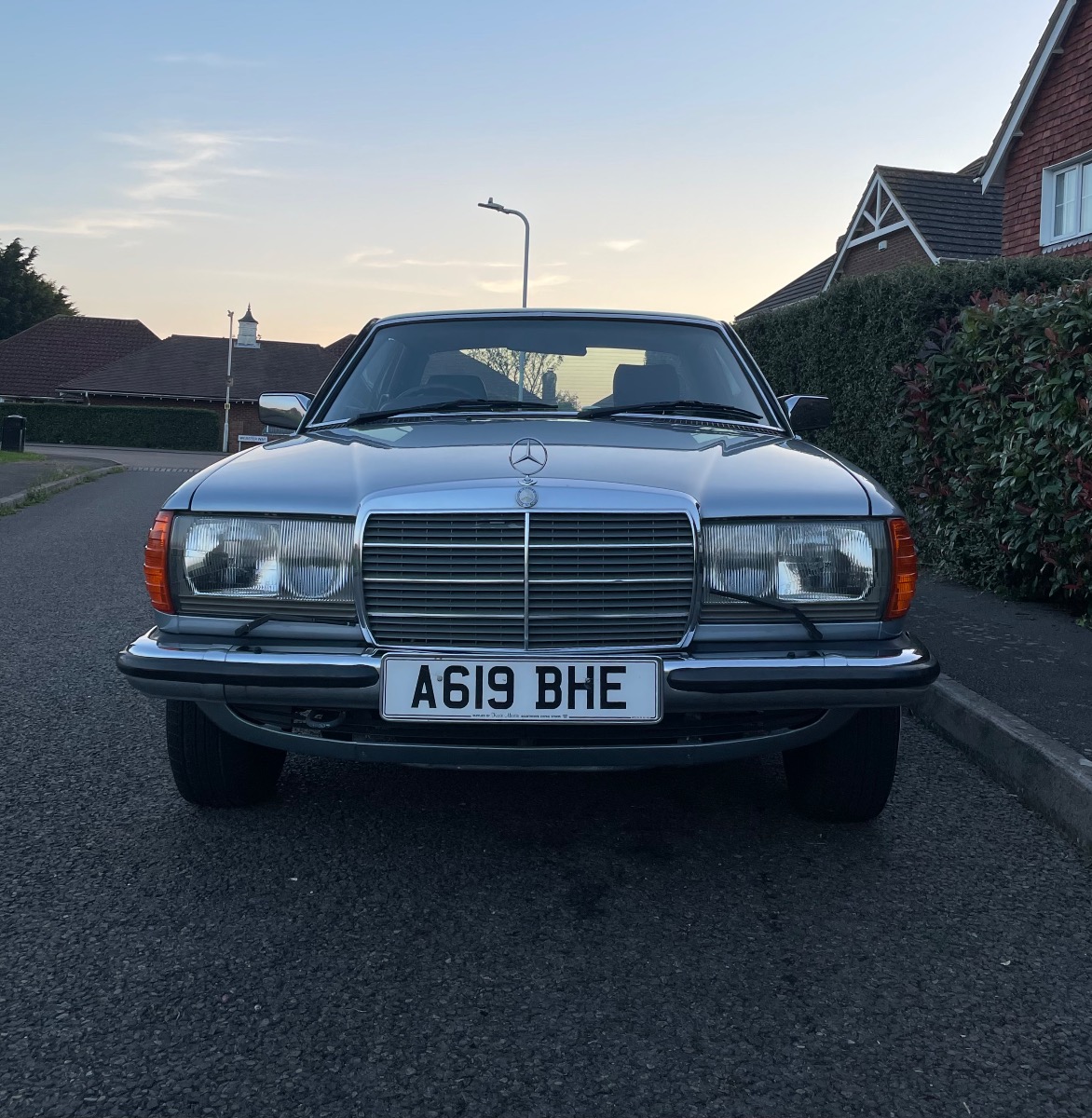 1984 Mercedes-Benz W123 Image 5