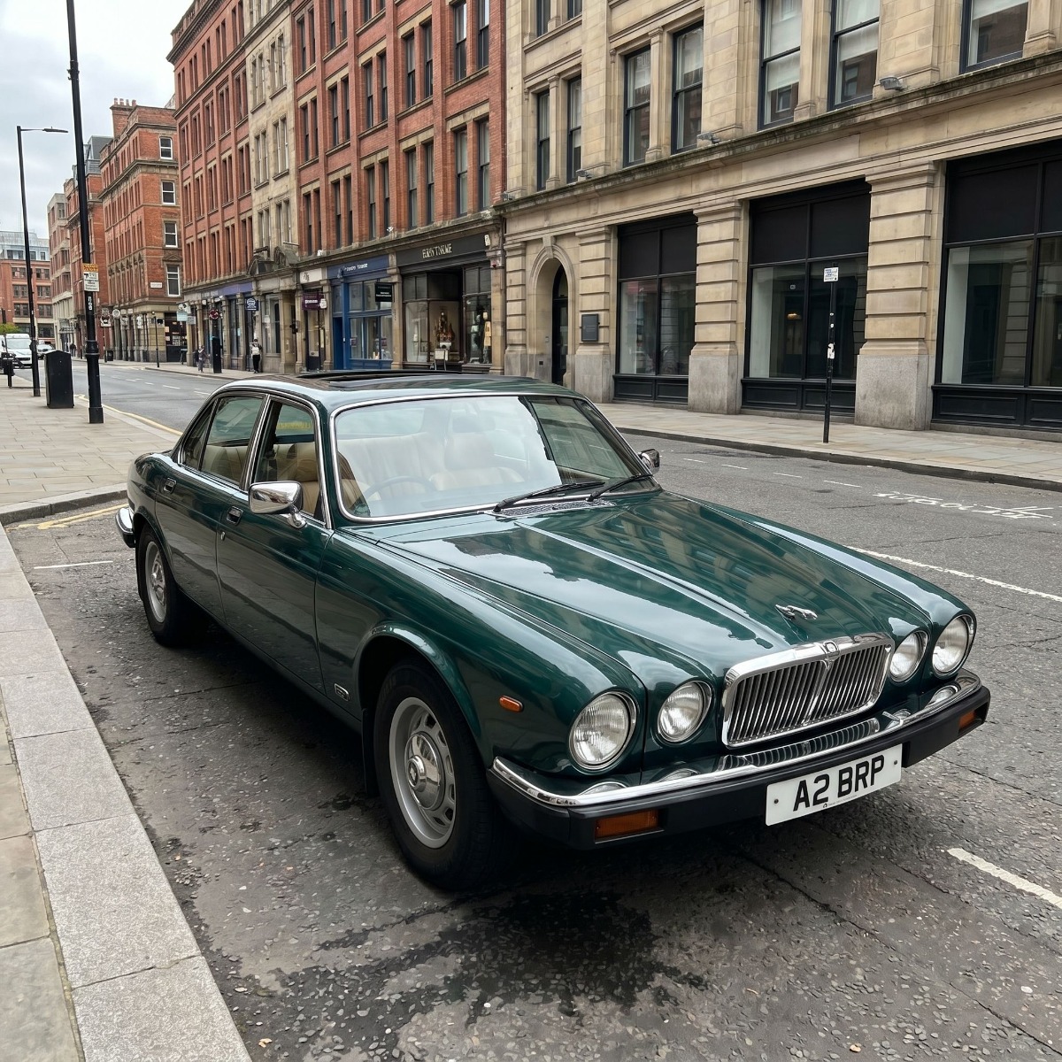 1983 Jaguar XJ6 Image 1