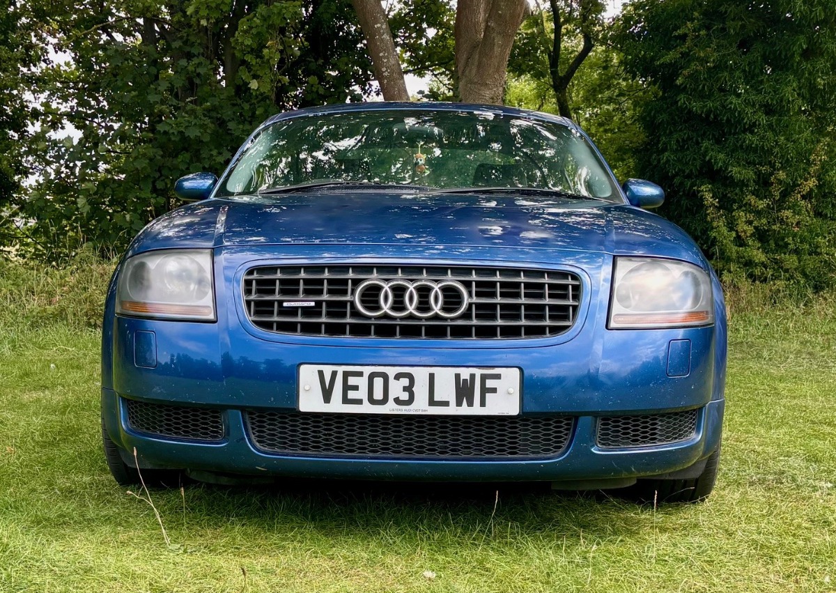 2003 Audi TT Image 2