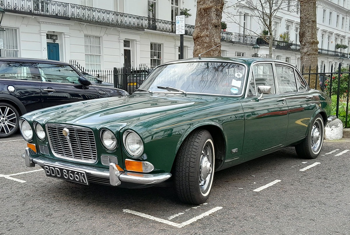 1972 Jaguar XJ6 Image 1