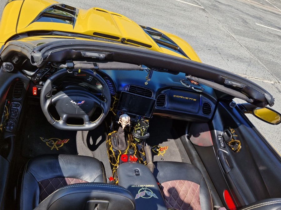 2002 Chevrolet Corvette Image 3