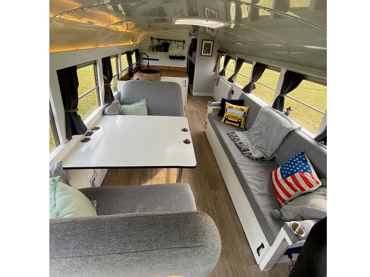 1991 International School Bus Image 2